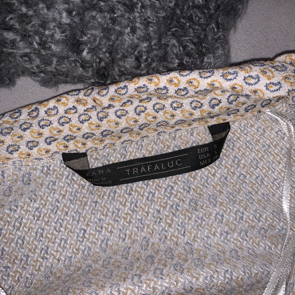 Zara blouse - Picture 2 of 5
